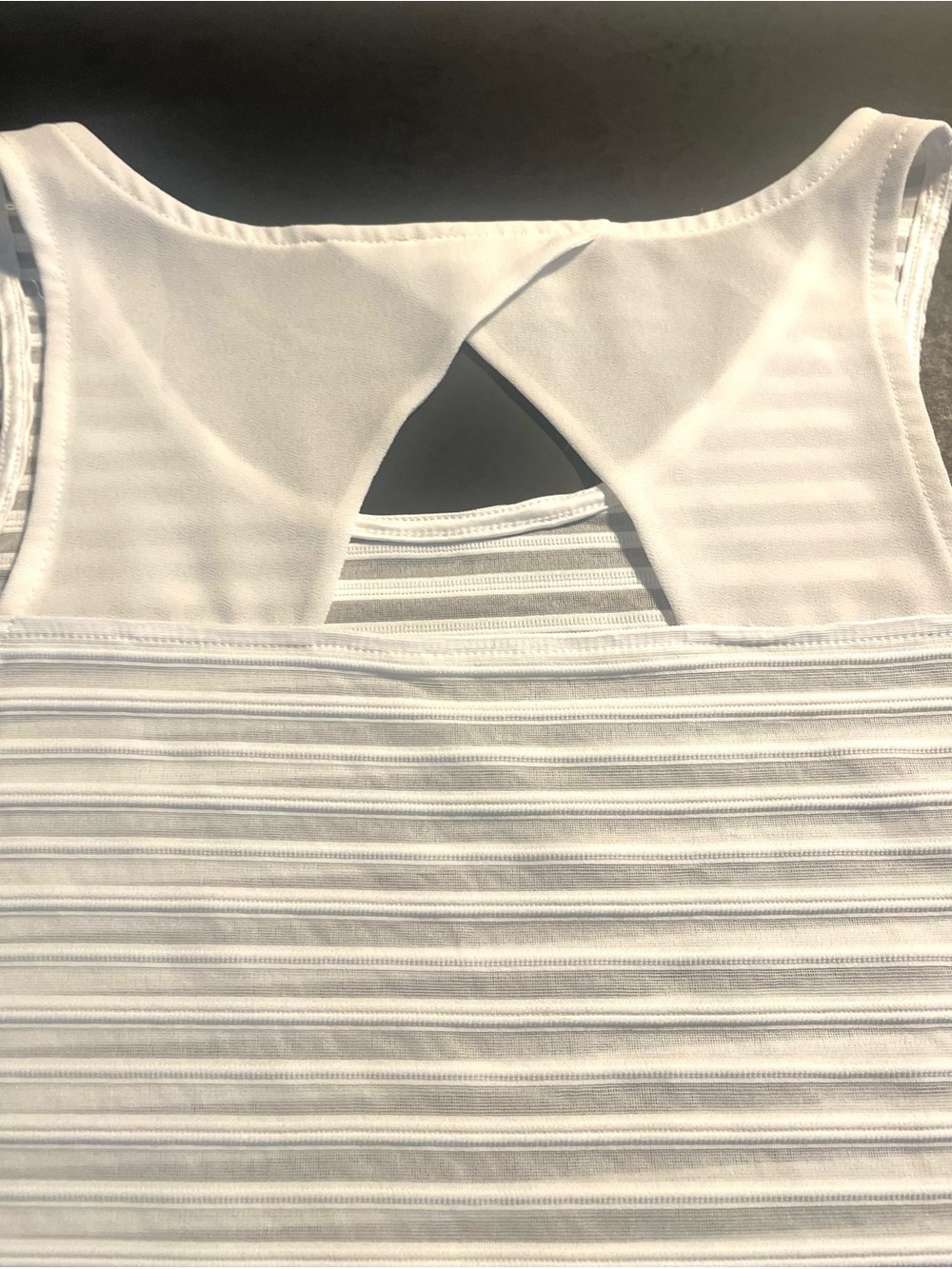 Express White Ribbed Keyhole Tank - Picture 5 of 12